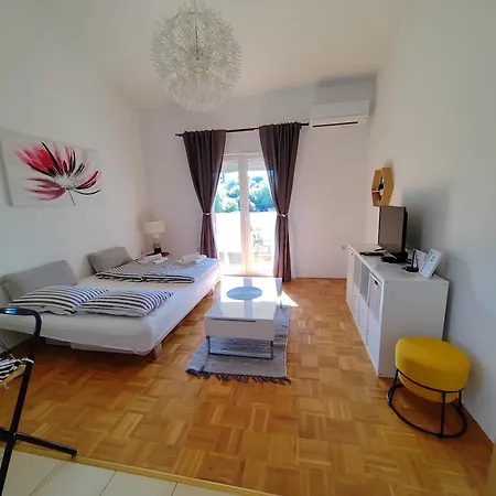 Apartment Roko Pula Daire *